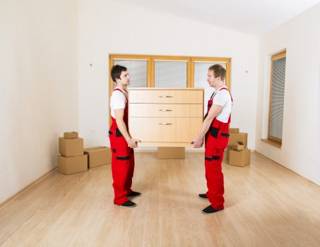 Flexible storage unit arrangement for seasonal and household items